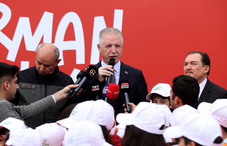 İstanbul'da "Orman Benim" etkinliğinde çöpler toplandı