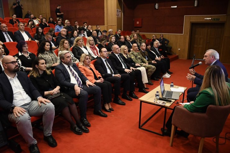 Kosova'da "Geçmişten Günümüze Filistin Meselesi" konferansı düzenlendi