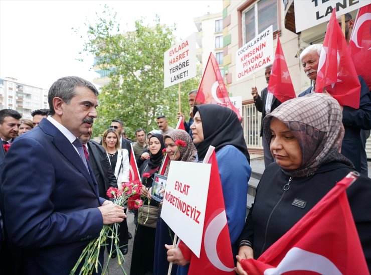 Milli Eğitim Bakanı Yusuf Tekin, Diyarbakır annelerini ziyaret etti