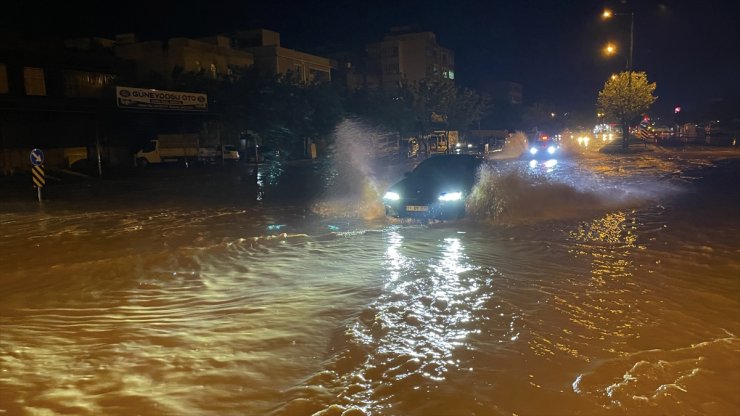 Şanlıurfa'da sağanak etkili oldu