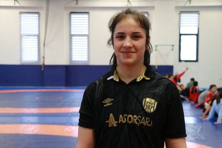 Güreşte Türkiye şampiyonu Esma Nur, gözünü Avrupa şampiyonluğuna dikti: