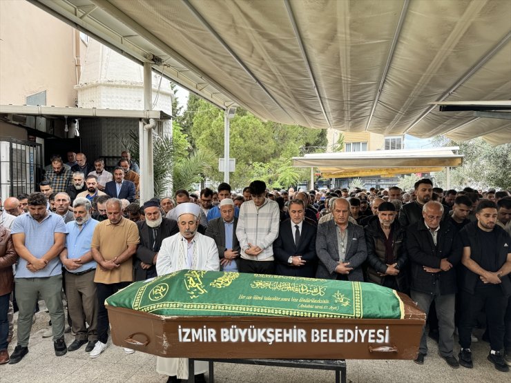 İstanbul-İzmir Otoyolu'ndaki trafik kazasında ölen çift toprağa verildi