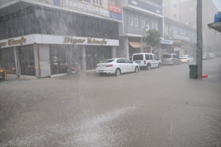 Şırnak'ta sağanak hayatı olumsuz etkiledi