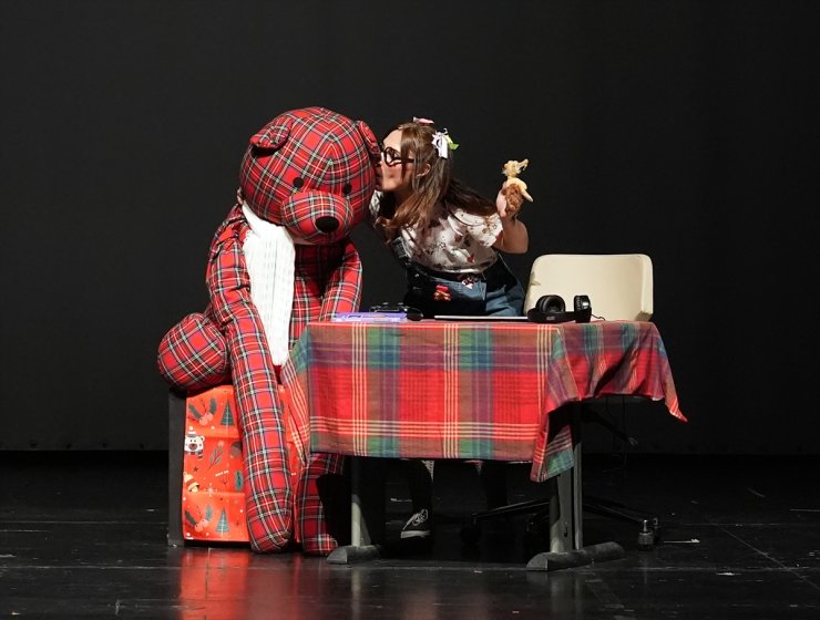 İDAF'ta "Neci'nin Diji Maceraları" çocuk tiyatrosu sahnelendi