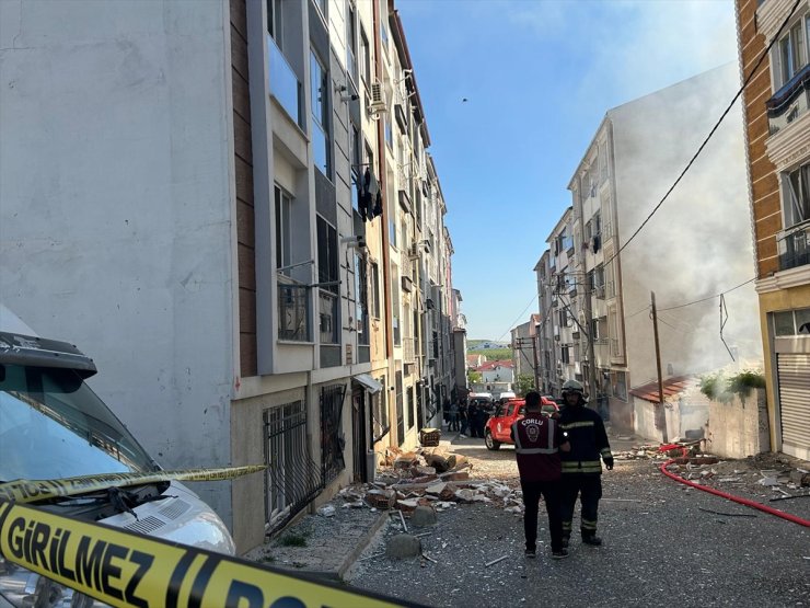 Tekirdağ'da 5 katlı apartmanda meydana gelen patlamada bir kişi yaralandı