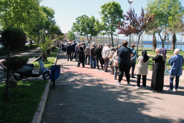 Zonguldak'ta ata tohumlarıyla yetiştirilen 350 bin sebze fidesi dağıtıldı