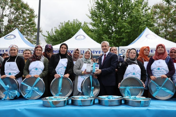 Gaziantepli kadınlar coğrafi işaretli "yağlı köfte"yi yapmak için zamanla yarıştı