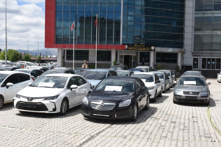 Malatya'da araçlara "change" işlemi yapan 11 zanlı yakalandı