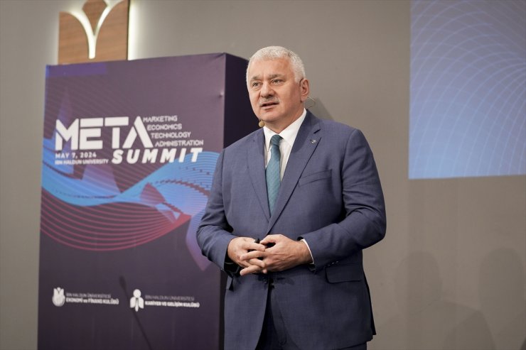 İHÜ öğrencileri "META Summit 2024" zirvesinde iş insanlarını ağırladı