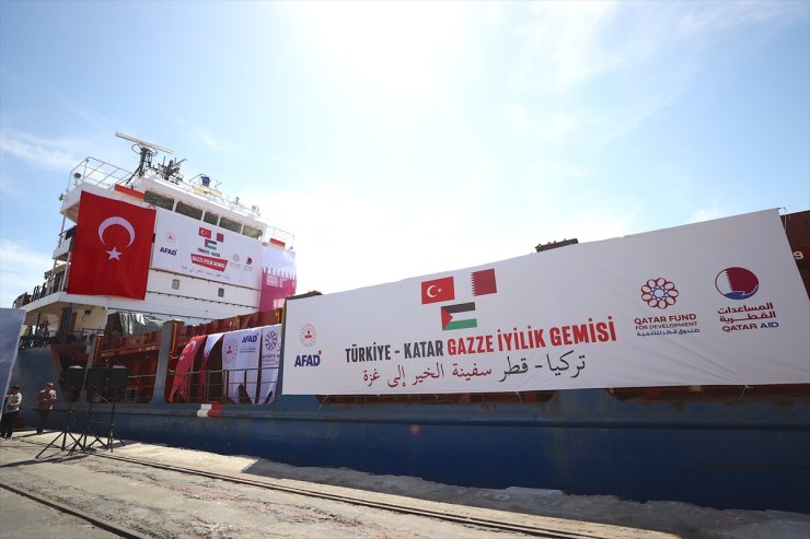 Gazze'ye yardım ulaştıracak "Türkiye-Katar Gazze İyilik Gemisi" Mersin'den uğurlandı