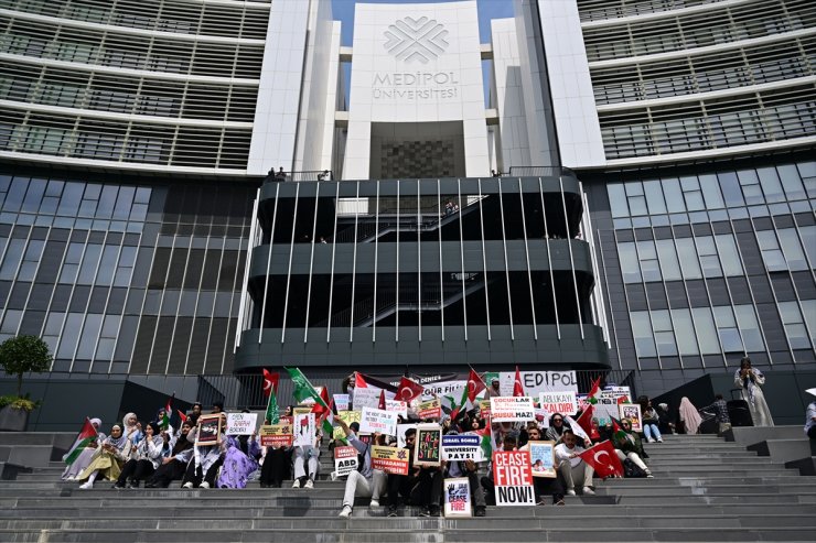 İstanbul Medipol Üniversitesi öğrenci ve akademisyenlerinden Filistin'e destek eylemi