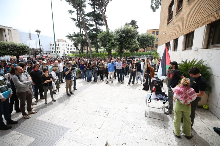 Roma Sapienza Üniversitesi öğrencileri de Filistin'e destek için çadırlar kurdu