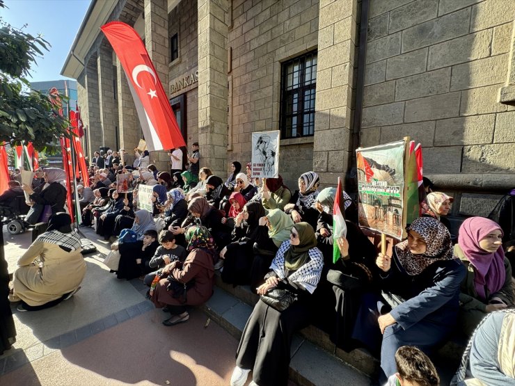 Trabzon'da Filistin'e destek için yürüyüş ve oturma eylemi yapıldı