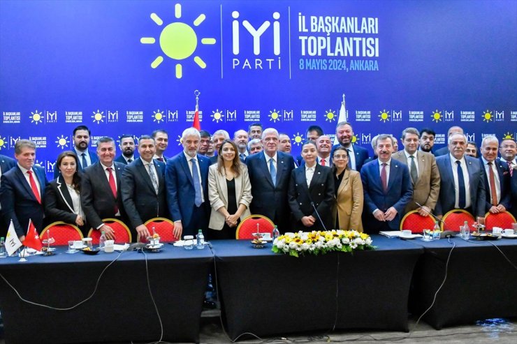 İYİ Parti Genel Başkanı Dervişoğlu, il başkanlarıyla bir araya geldi