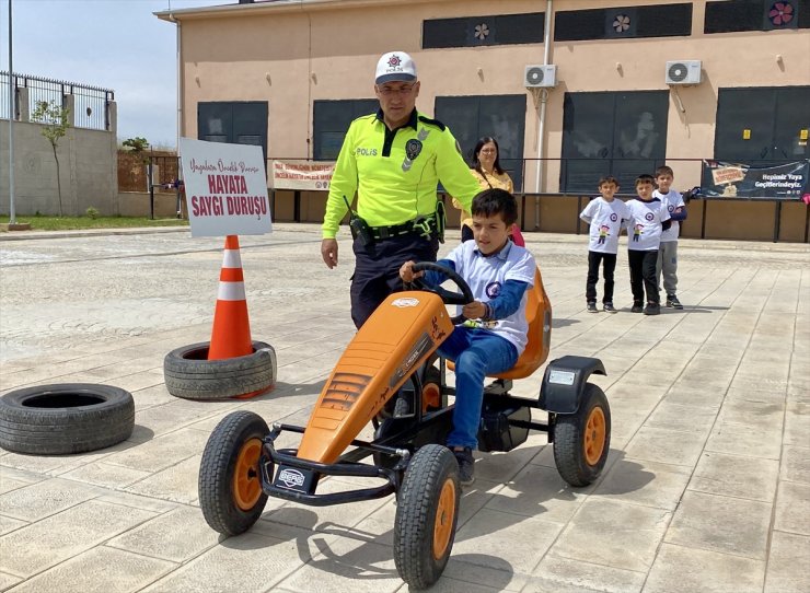 Kırşehir'de Trafik Haftası dolayısıyla çocuklara trafik eğitimi verildi