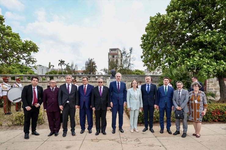 TBMM Başkanı Kurtulmuş, Havana'daki Atatürk Anıtı'nı ziyaret etti