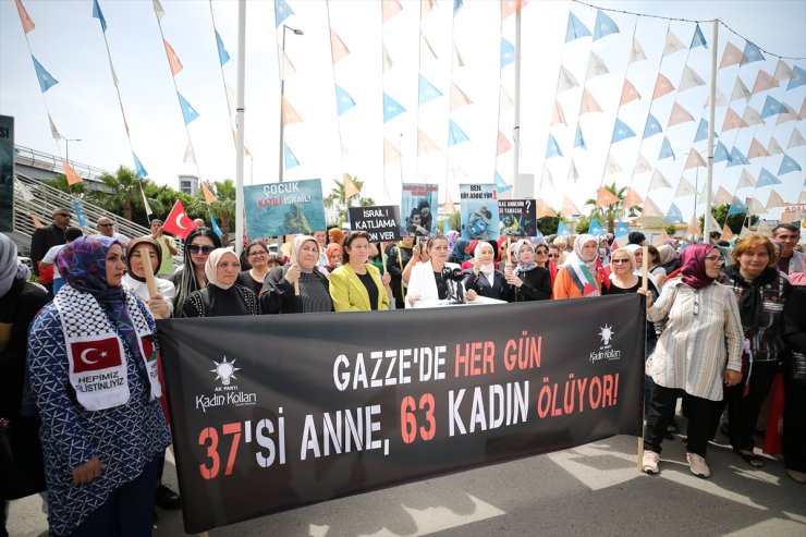 Antalya'da kadınlar Gazze'deki mazlum anneler için toplandı