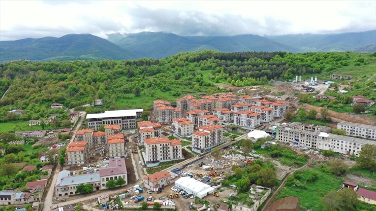 Karabağ'ın sembol şehri Şuşa'ya Azerbaycanlı aileler yerleşmeye başladı