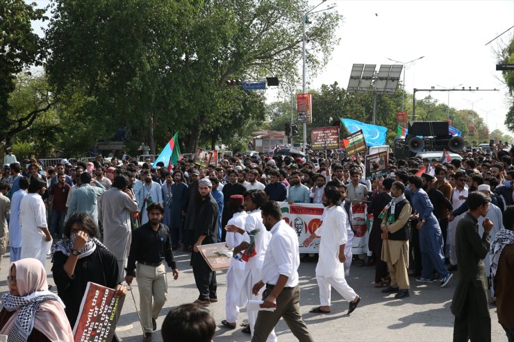 Pakistan'da yüzlerce kişi, İsrail'e destek veren ABD'yi protesto etti