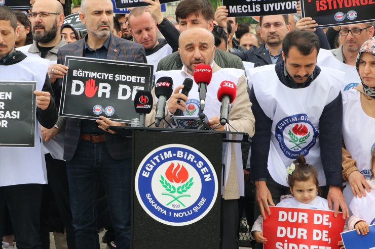 Sakarya ve çevre illerde eğitim sendikaları okul müdürünün öldürülmesini protesto etti