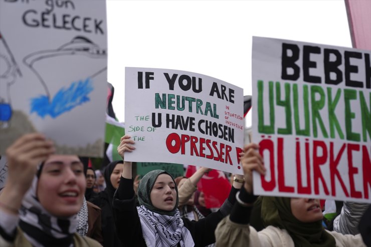 YTÜ öğrenci ve akademisyenlerinden Filistin'e destek yürüyüşü