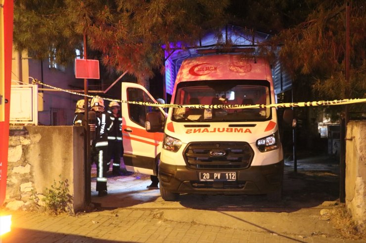 Denizli'de ambulansta oksijen tüpü parlamasında 2 görevli yaralandı