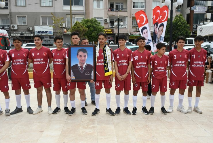 Hatay'ın Reyhanlı ilçesindeki bombalı saldırılarda hayatını kaybedenler anıldı