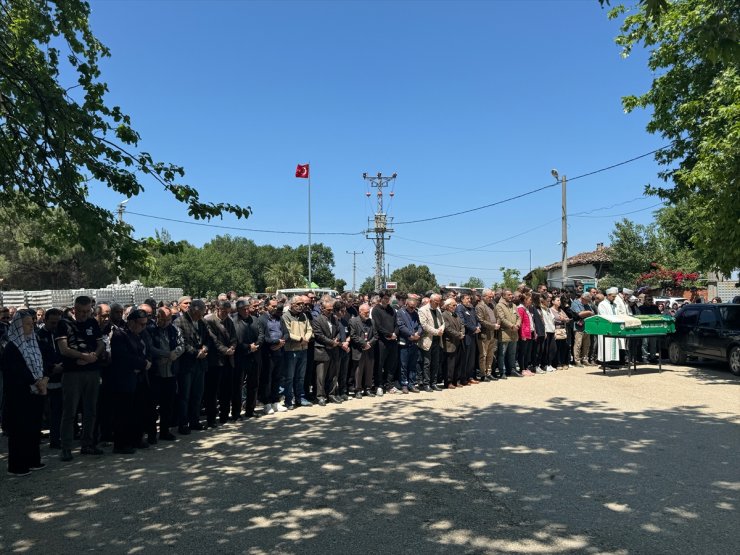 Balıkesir'de motokuryelik yaptığı esnada öldürülen üniversite öğrencisi, Bursa'da son yolculuğuna uğurlandı