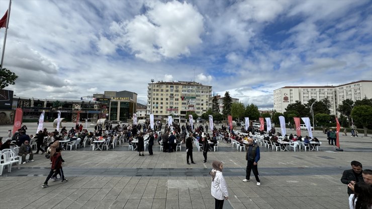 Çorum'da satranç sporunun yaygınlaşması için açık havada şölen düzenlendi