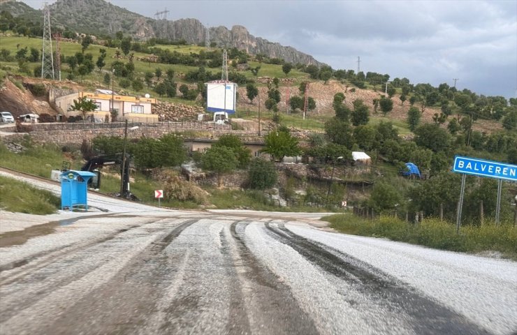 Şırnak'ta sağanak ve dolu etkili oldu