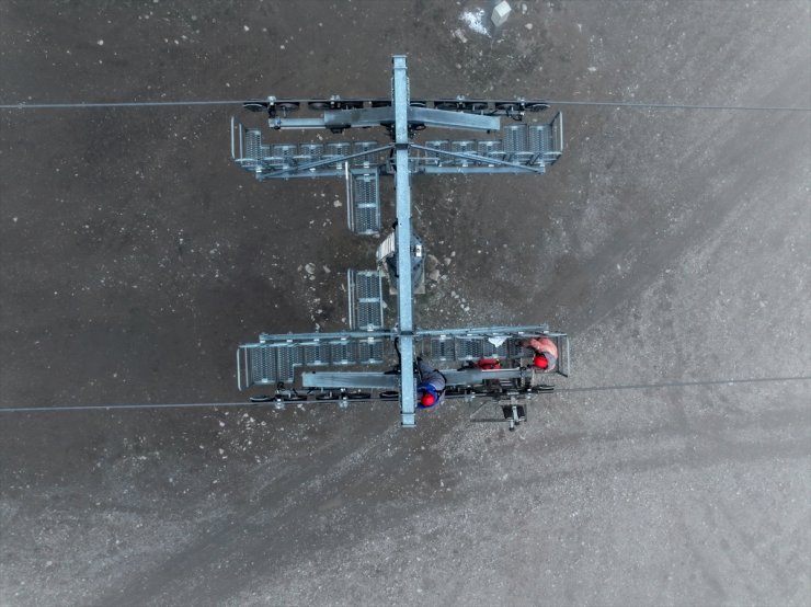 Erciyes'te teleferik ve telesiyejlerin 7 ay sürecek bakım çalışması başladı