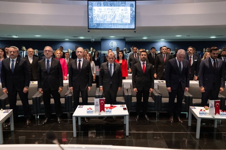 Galatasaray Kulübü Başkanı Özbek, Ankara'da 1905 AGS üyeleriyle bir araya geldi