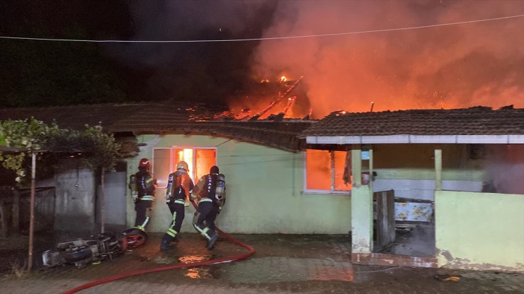 GÜNCELLEME - Kocaeli'de evinde yangın çıkartan alkollü kişi tutuklandı