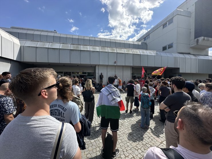 Berlin’de öğrenciler Filistin destekçilerine yönelik baskıları protesto etti