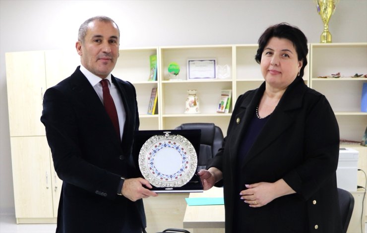 Gürcistan'da YEE ile Tiflis 169. Devlet Okulu, "Tercihim Türkçe" protokolü imzaladı
