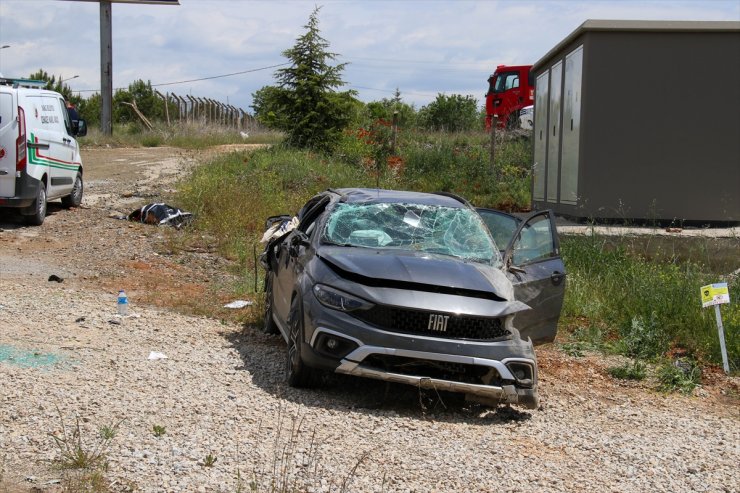 Uşak'ta takla atan otomobildeki Yunanistan uyruklu 1 kişi öldü, 2 kişi yaralandı