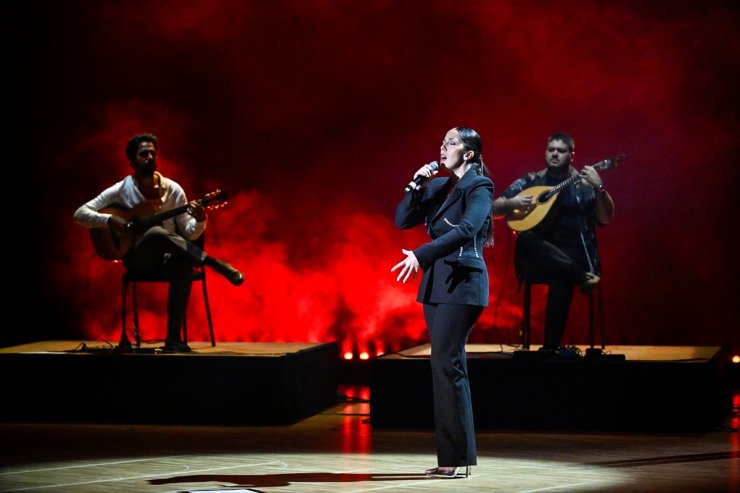 Fado sanatçısı Sara Correia CRR'de konser verdi