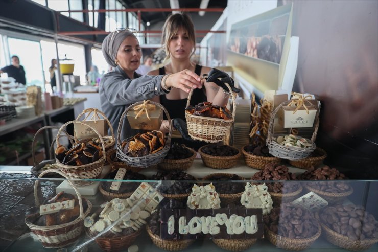 İzmir'de çocuk ve çikolata festivali düzenlendi