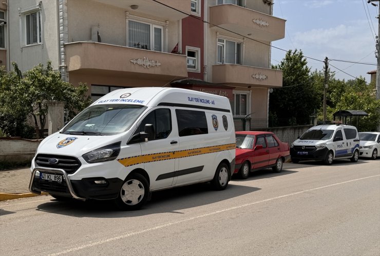 Kocaeli'de evinde hareketsiz bulunan yatalak genç kız hastanede öldü