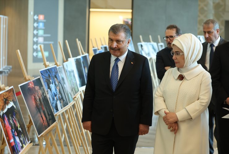 Emine Erdoğan, Başakşehir Çam ve Sakura Şehir Hastanesi'nde hemşire ve ebelerle bir araya geldi: