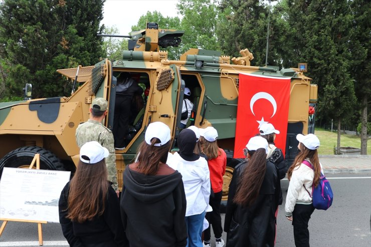 Tekirdağ'da öğrencilere Türk Silahlı Kuvvetleri envanterindeki yerli araç ve teçhizatlar tanıtıldı