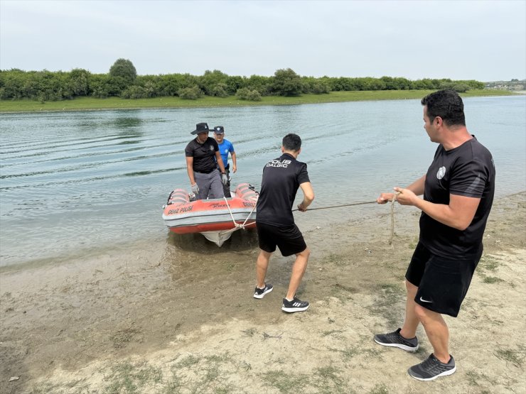 Adana'da Seyhan Nehri'ne giren genç kayboldu