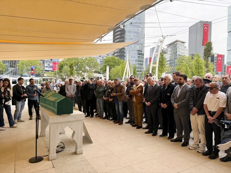 Sunucu Erkan Yolaç son yolculuğuna uğurlandı