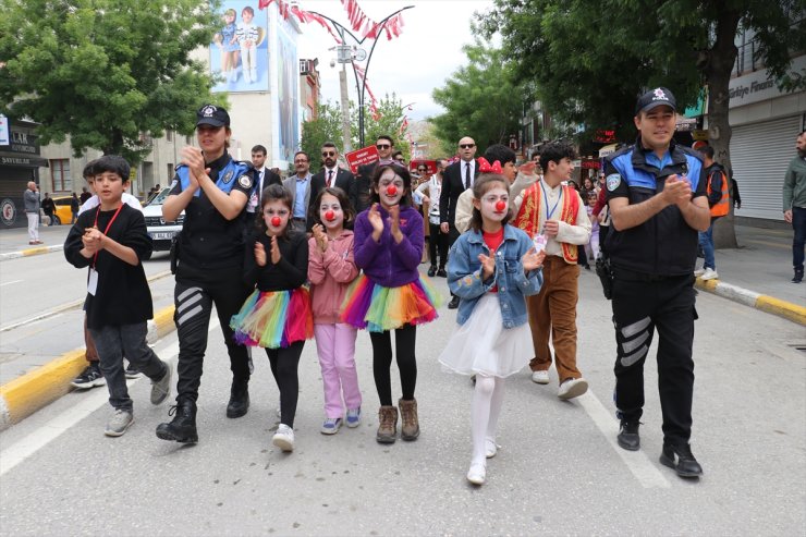 Van'da "21. Akdamar Çocuk ve Gençlik Tiyatroları Şenliği" başladı