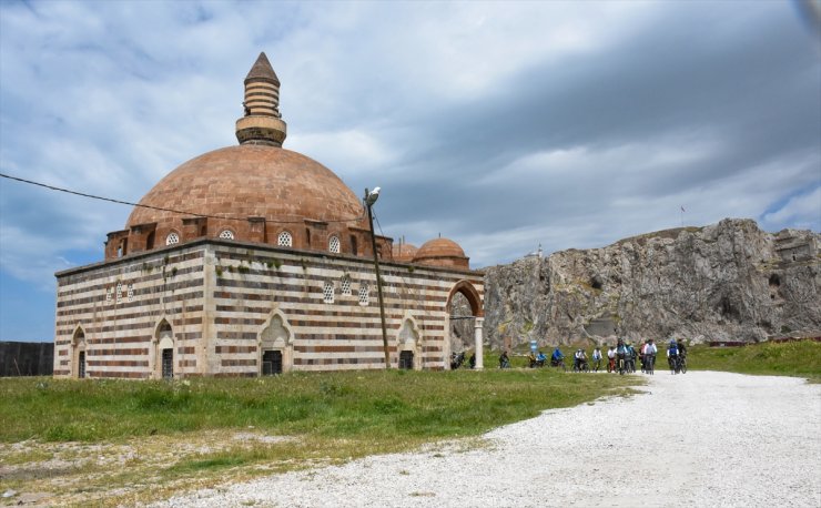 Van'da "Tarihe saygı, geçmişe vefa" sloganıyla bisiklet etkinliği düzenlendi