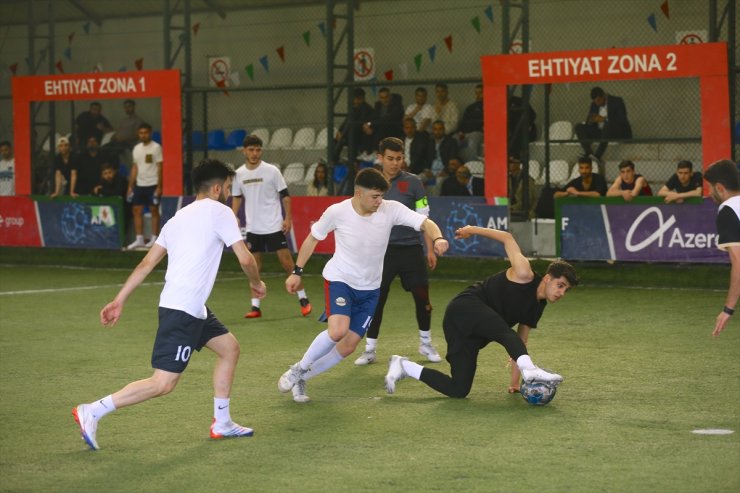 Azerbaycan'daki Türk öğrenciler, "İki Kahraman, Bir Turnuva" futbol turnuvasında mücadele etti