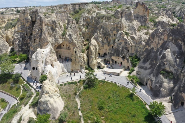 Göreme Açık Hava Müzesi kayadan oyma kiliseleri ve duvar resimleriyle turistleri çekiyor