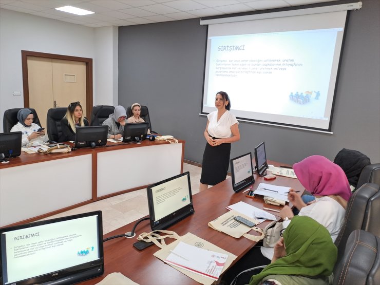 Sakarya'da 6 bin girişimci kadına "yapay zeka eğitimi" verilmesi amaçlanıyor