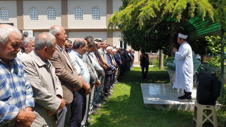 Sakarya’da kendisini yakmaya çalışan oğlunu engellemek isterken yaralanan anne hastanede öldü