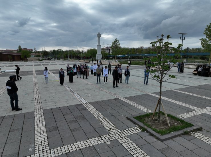 Van'da öğrenciler ve akademisyenlerin İsrail'e yönelik protesto eylemleri devam ediyor